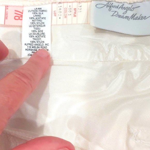 Silk Wedding Gown Alfred Angelo Peplum Sweetheart Neckline Detachable Train - Picture 17 of 17